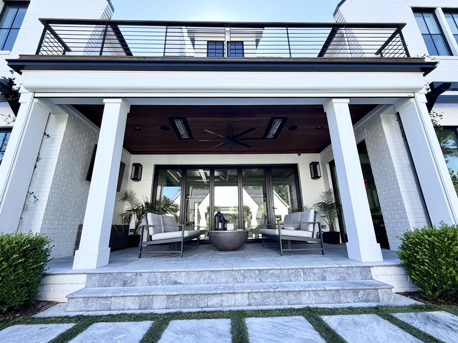 Covered porch & upper deck